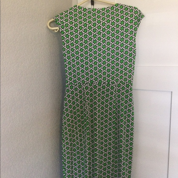 Maggy London green patterned dress size 4 - Picture 4 of 6